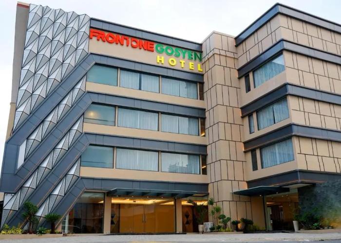 Front One Gosyen Hotel Salatiga