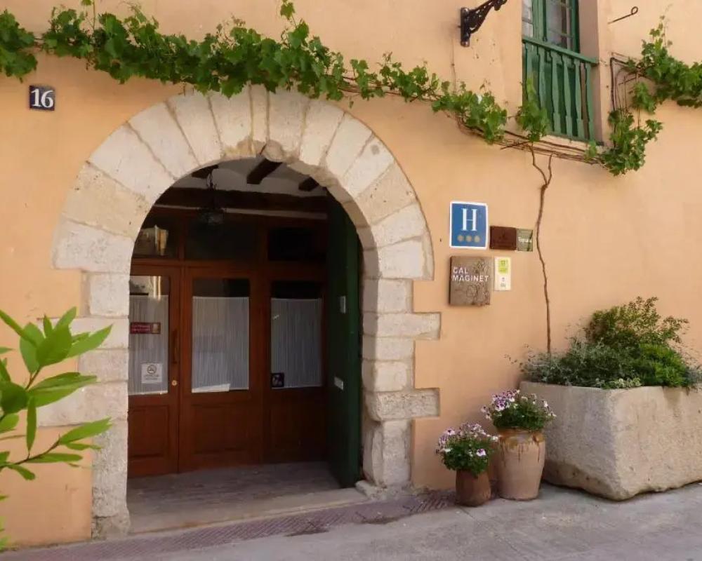 Cal Maginet Hotel