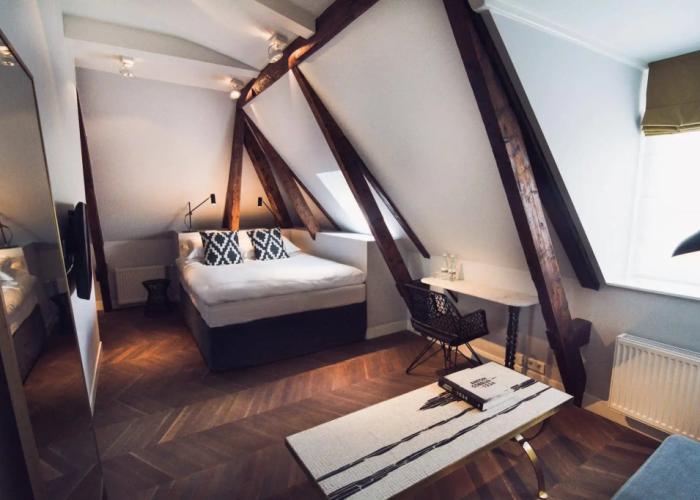 Morgan and Mees Amsterdam