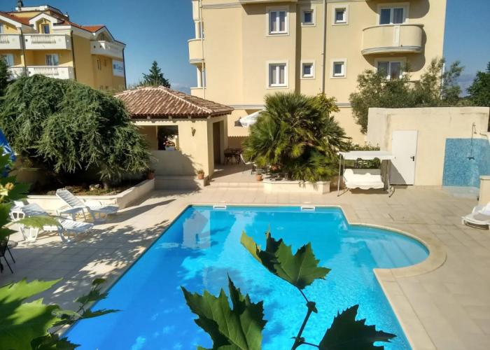 Aparthotel Lekavski