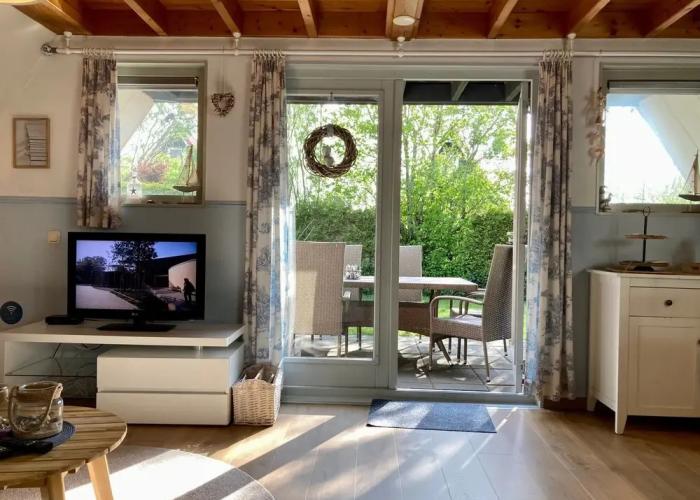 Holiday Home Urlaubsruhe 6 p Near Lake Lauwersmeer - no Pets