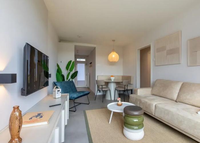 Lovely Seaside Apartment for Three