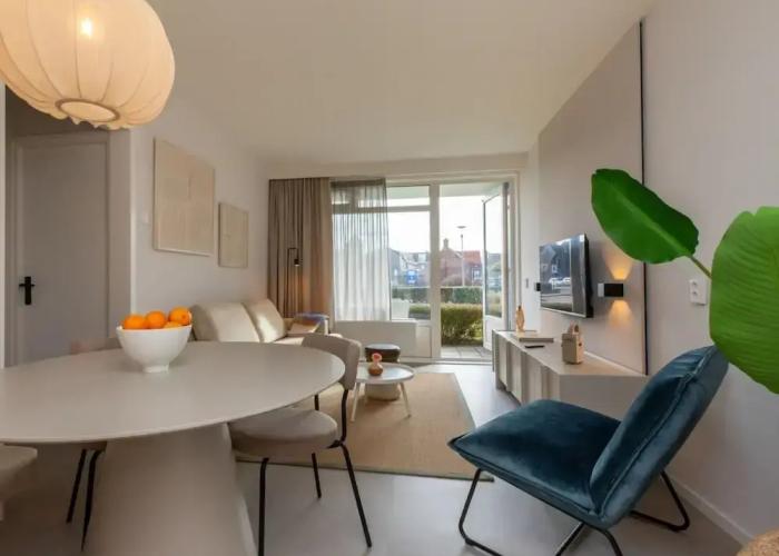 Lovely Seaside Apartment for Three