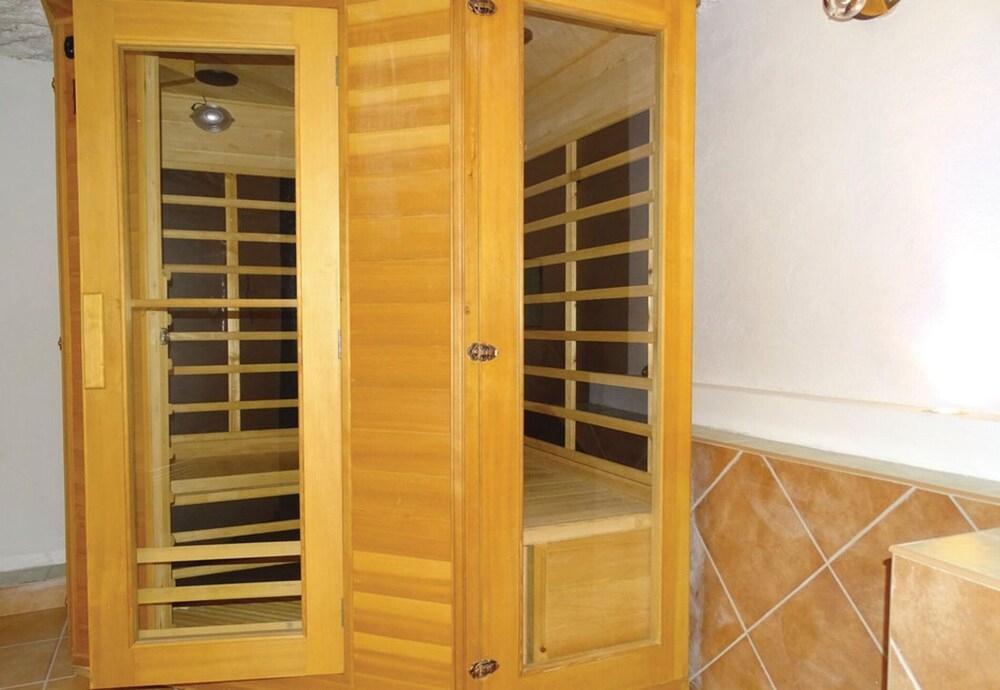 House Fortin With Sauna Near Bloke Lake