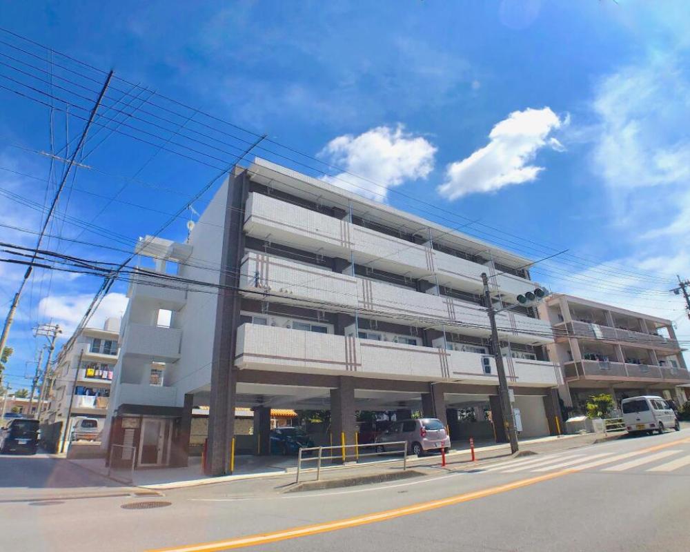 Luana Lea Karate Kaikan Mae