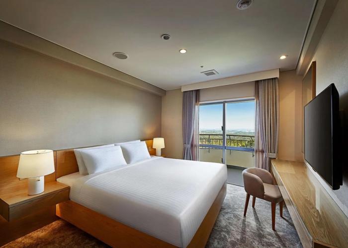 ANA Crowne Plaza Resort Okinawa Uruma Hills by IHG