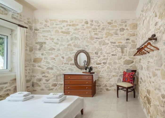 Zeus Traditional House