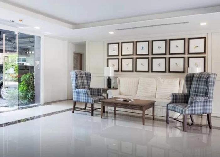 Dlux Condominium