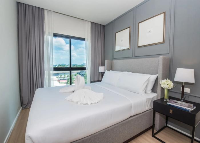 Dlux Condominium