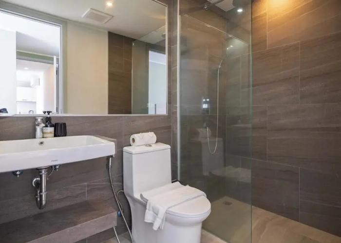 Modern Condo near the Beach - NV5