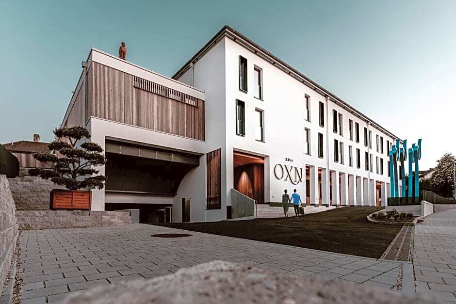 zumOXN Hotel & Restaurant