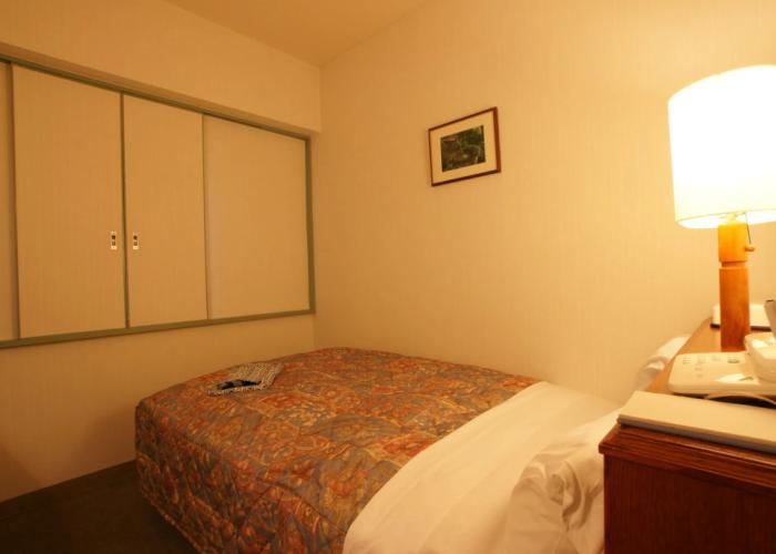 Shin Iizuka Station Hotel