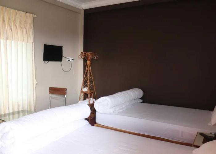 Hotel Young's Stupa