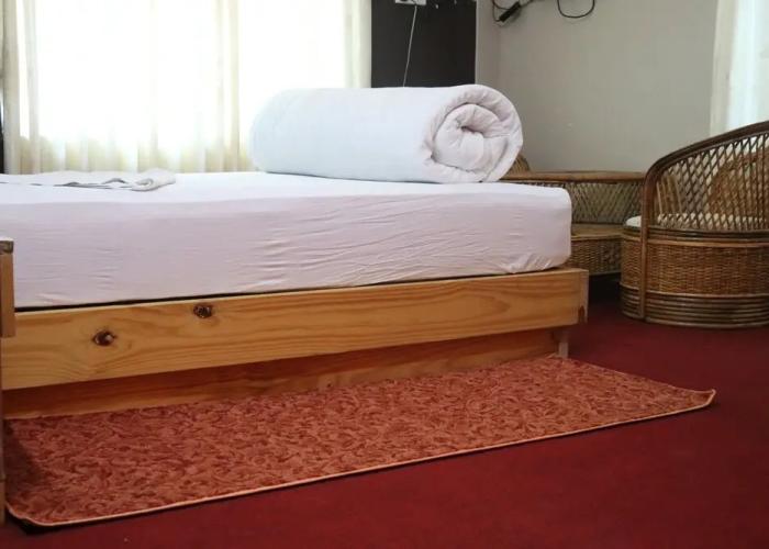 Hotel Young's Stupa