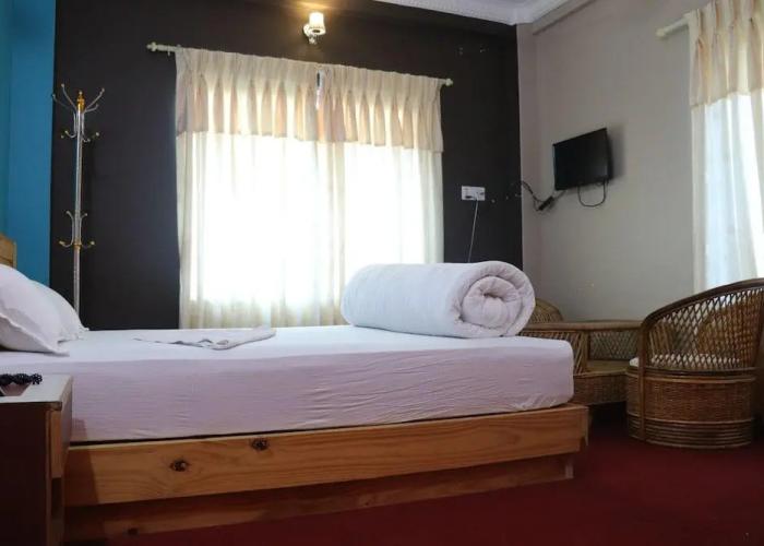 Hotel Young's Stupa