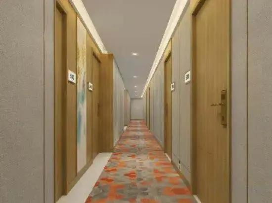 Quxian Huilong Hotel
