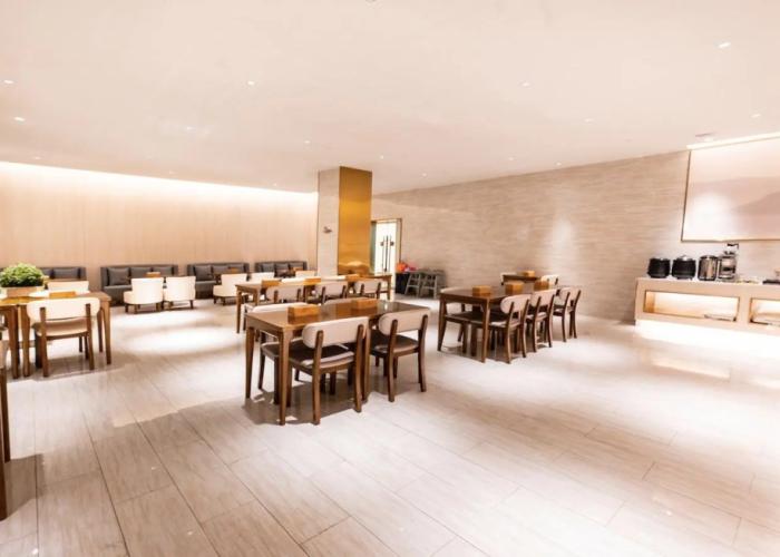Ji Hotel Changji Huanyu Plaza