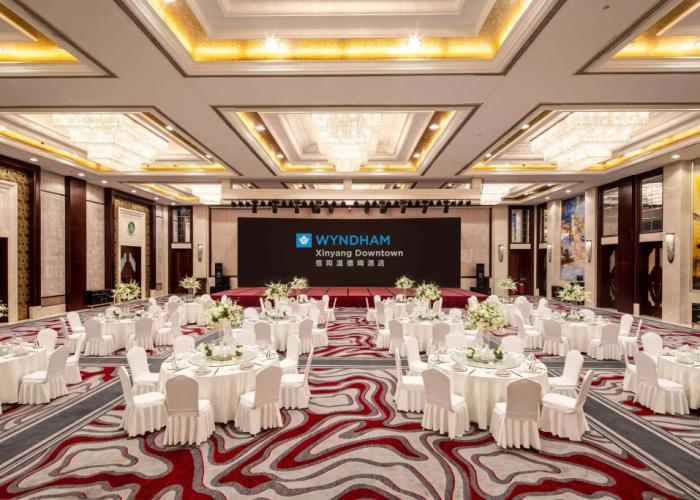 Wyndham Xinyang Downtown