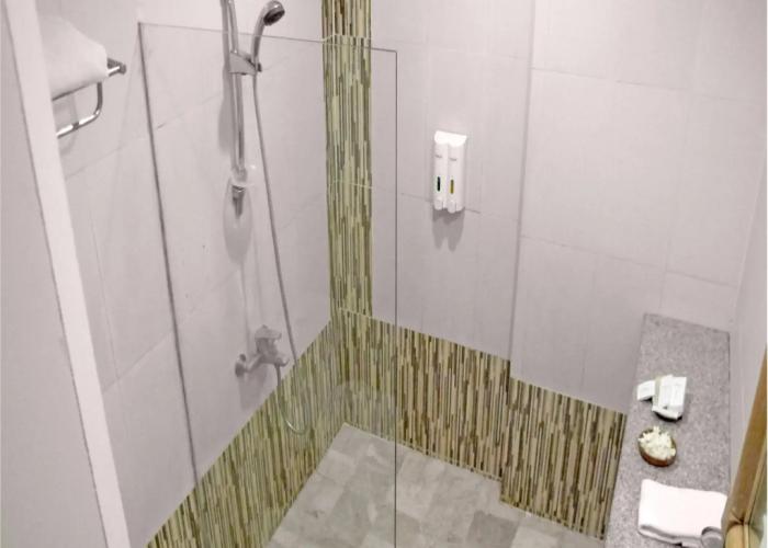 Hawaii Resort Family Suites @ Anyer Beach