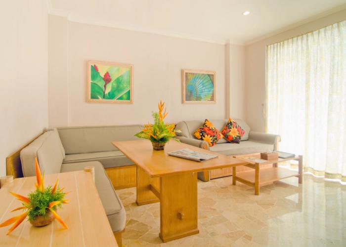 Hawaii Resort Family Suites @ Anyer Beach