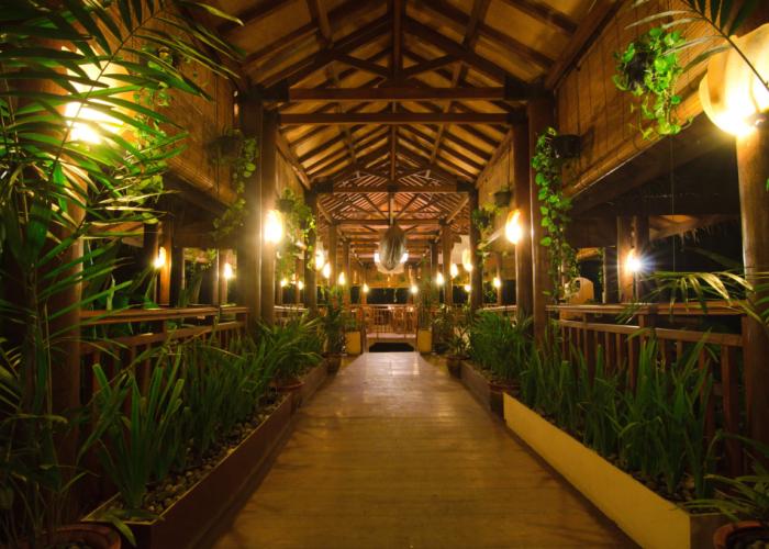Hawaii Resort Family Suites @ Anyer Beach