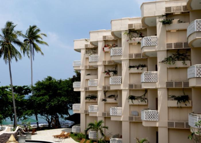 Hawaii Resort Family Suites @ Anyer Beach