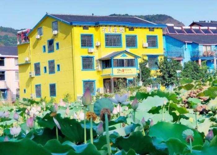 Longhushan Youjian Inn