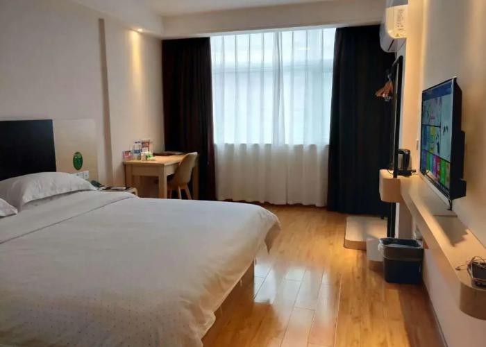 GreenTree Inn Jiangxi Yingtan Railway Station Square Business Hotel