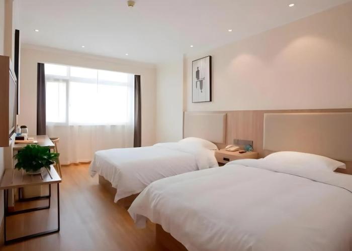GreenTree Inn Jiangxi Yingtan Railway Station Square Business Hotel