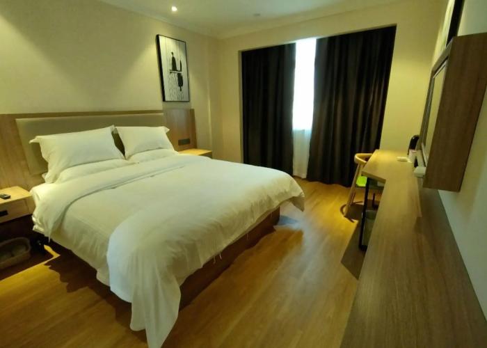 GreenTree Inn Jiangxi Yingtan Railway Station Square Business Hotel