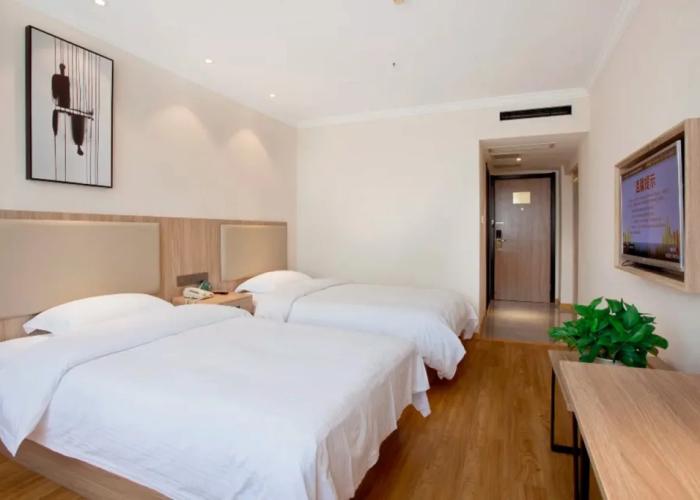 GreenTree Inn Jiangxi Yingtan Railway Station Square Business Hotel