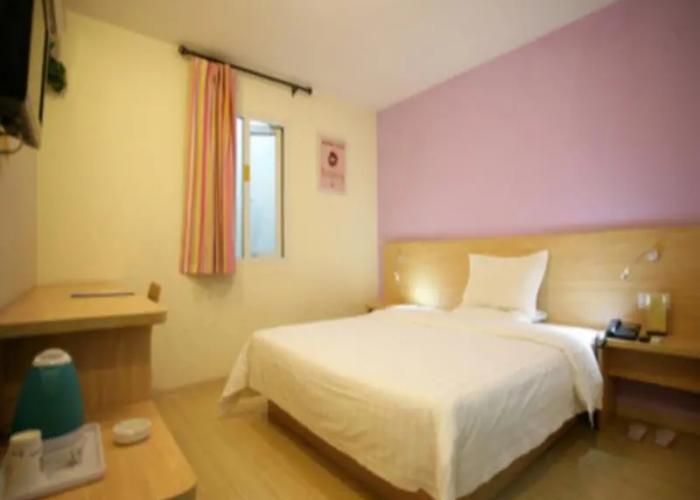 7 Days Inn Yingtan Center Square Branch