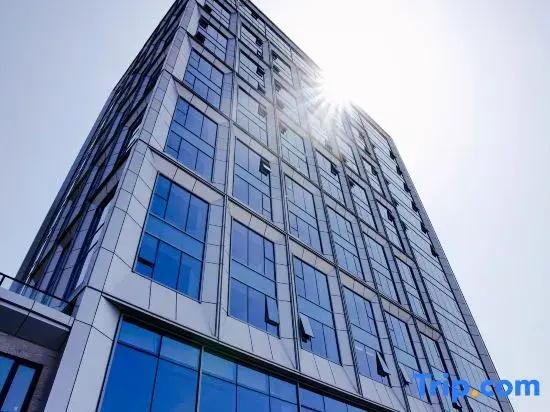YHotel Leno