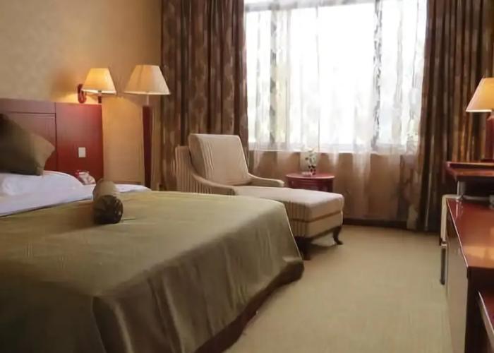 Xinkaitong Hotel Ruili