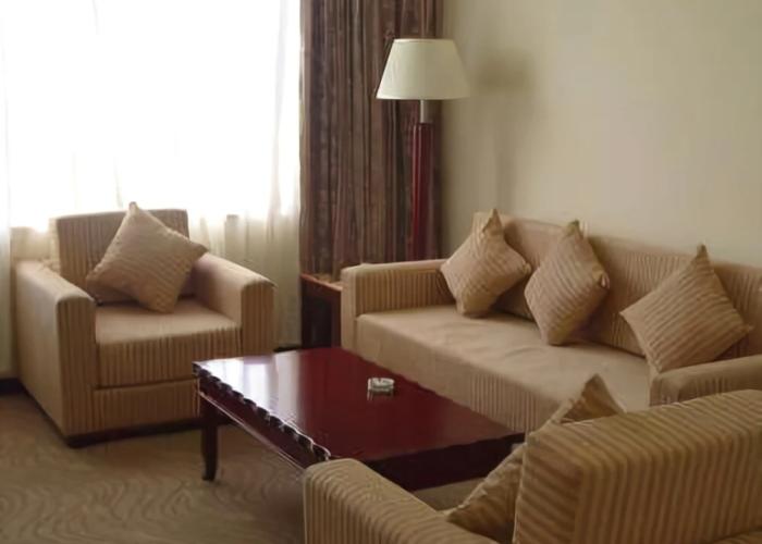 Xinkaitong Hotel Ruili