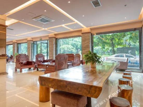 Banghe Hotel