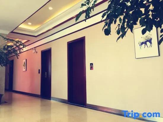 Ruili Bamboo Forest Garden Hot Spring Hotel