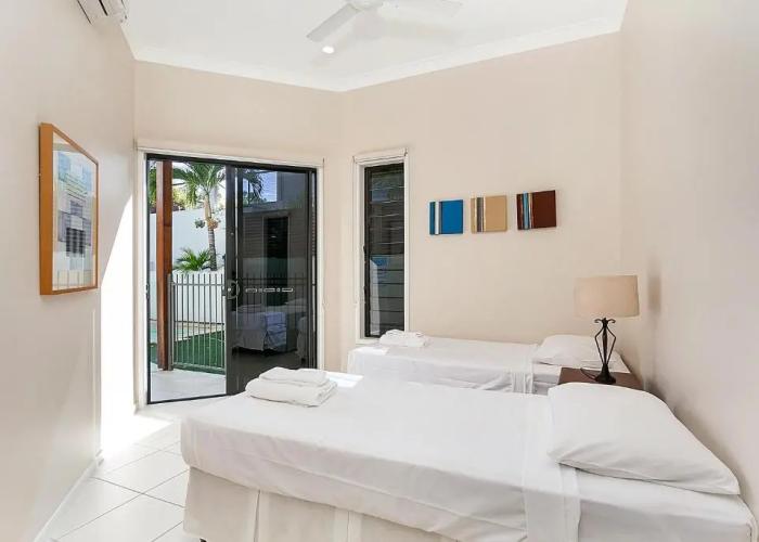 Reeflections Beachfront Holiday House