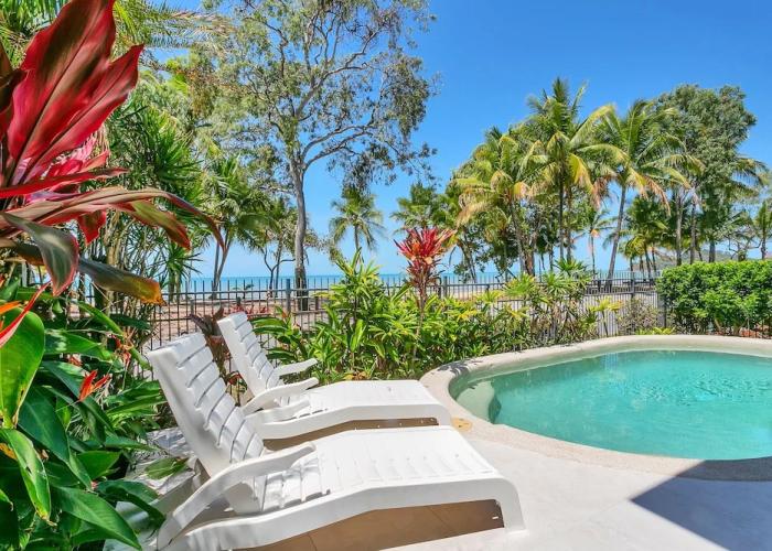 Reeflections Beachfront Holiday House