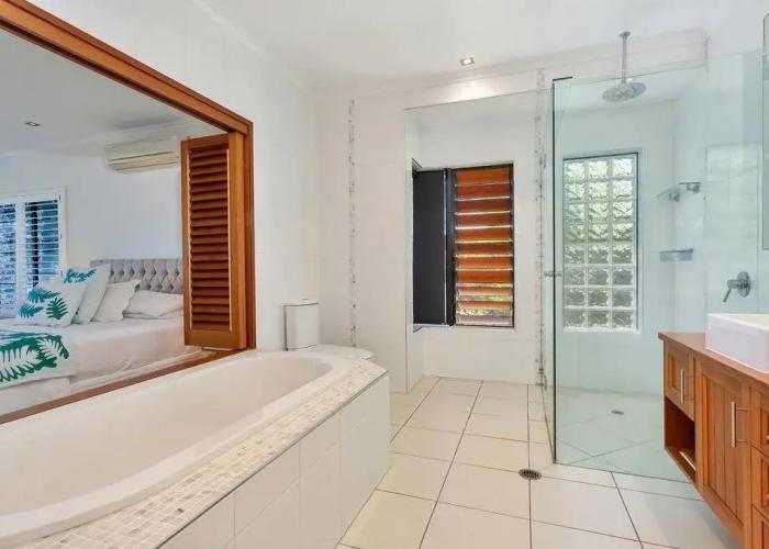 Seascape Luxury Beachfront Holiday House