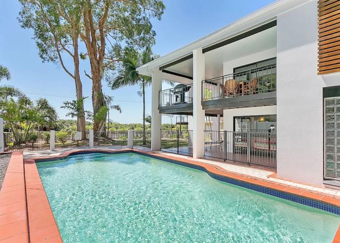 Dolce Vita Beachfront Holiday House