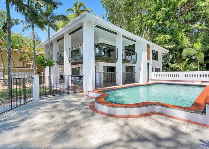 Dolce Vita Beachfront Holiday House