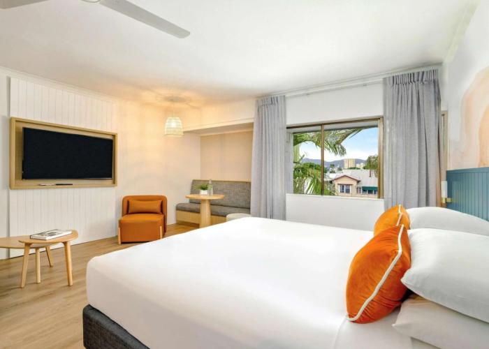 Mercure Cairns