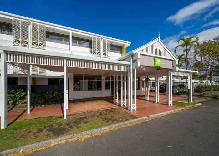 Mercure Cairns
