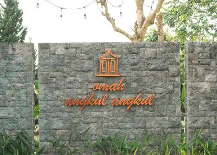 Omah Angkul Angkul