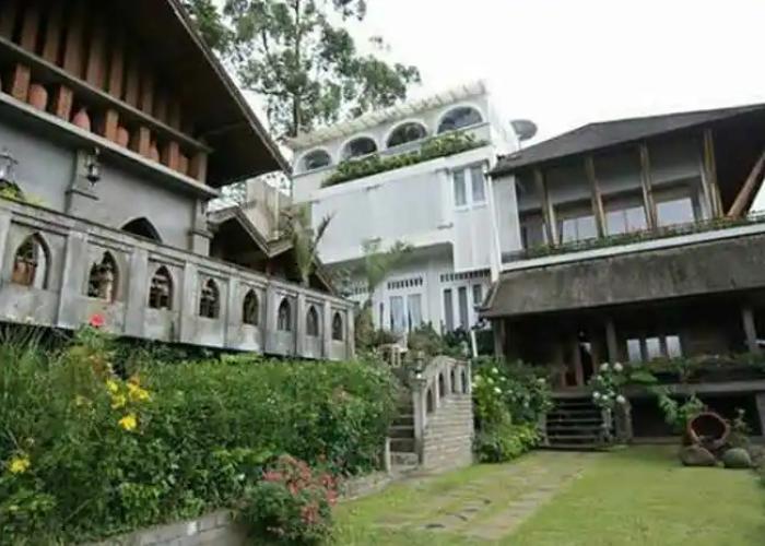 Rumah Stroberi Organic Farm and Lodge