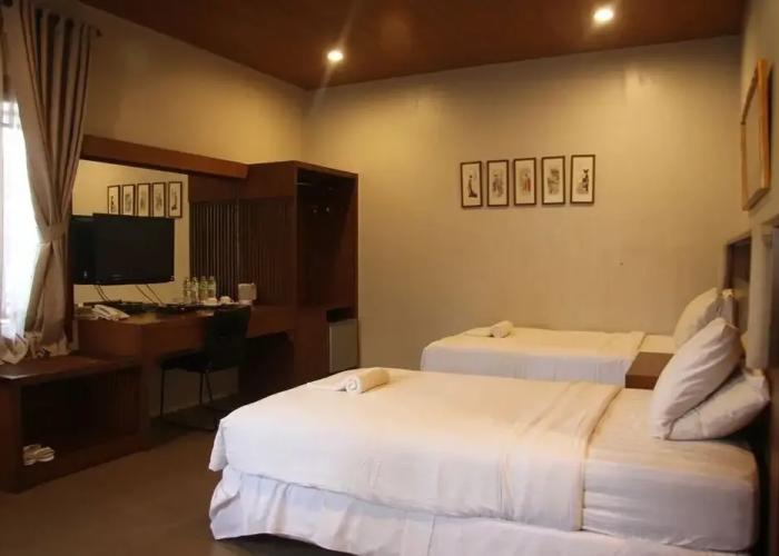 Rumah Stroberi Organic Farm and Lodge