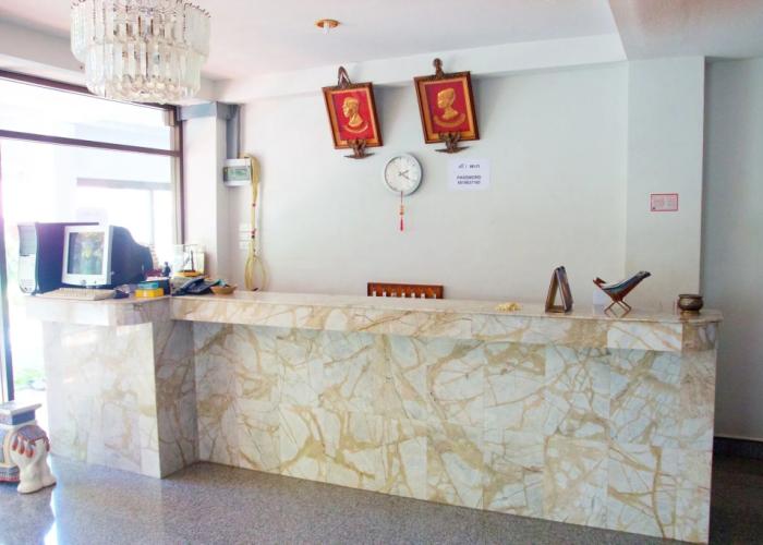 Sichang Shine Khao Resort