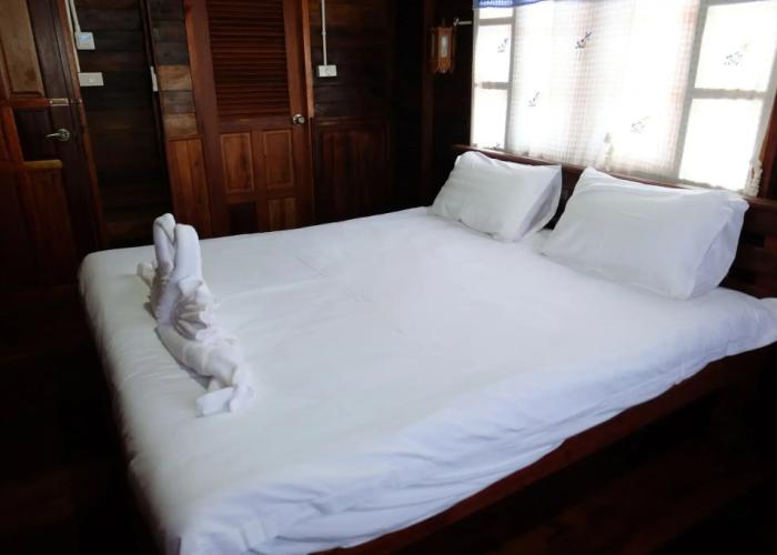 Baan Kun Tuad Ko Si Chang