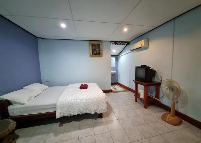 Sawasdee Sichang Resort
